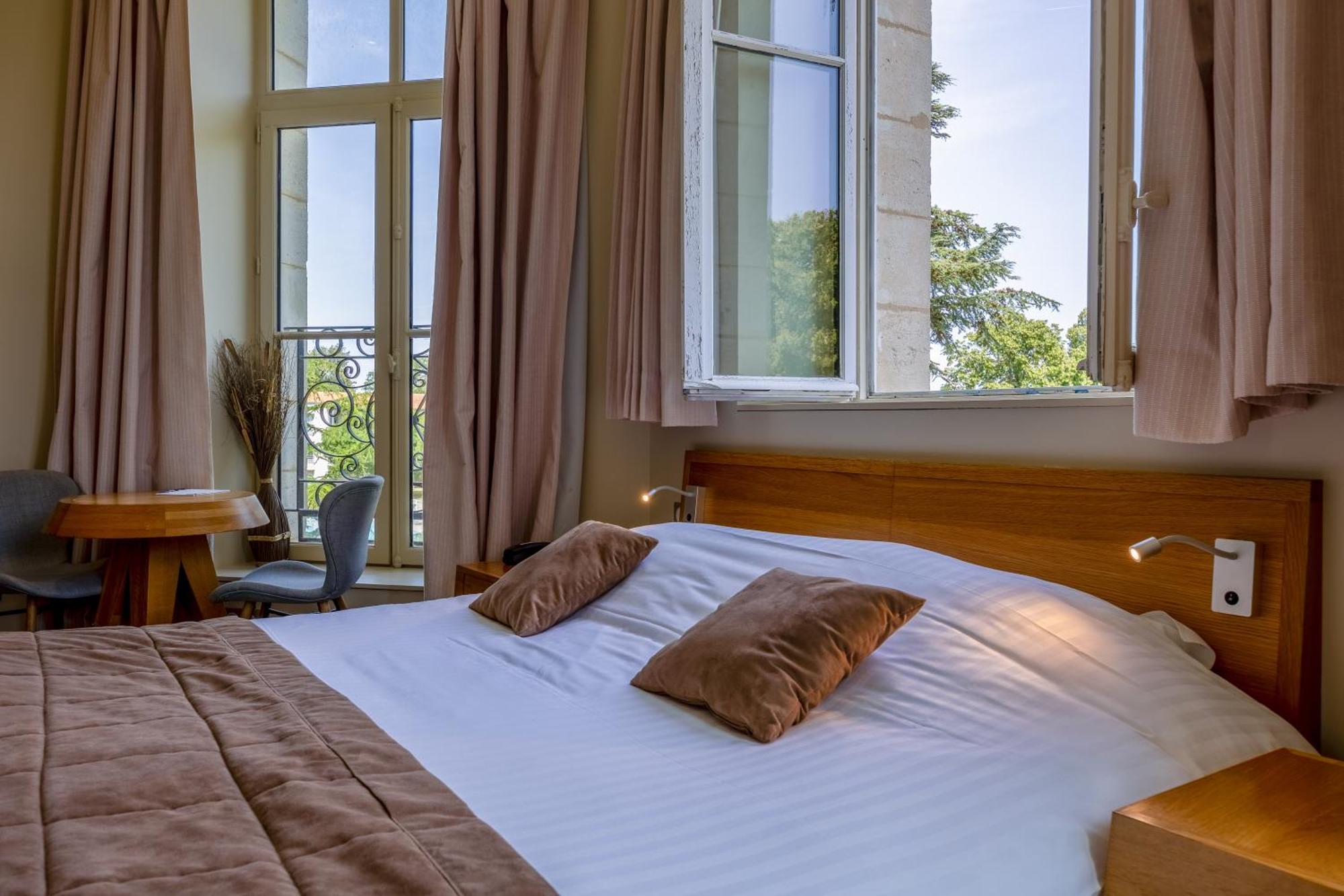 Hotel Et Spa Du Chateau Lagord Oda fotoğraf